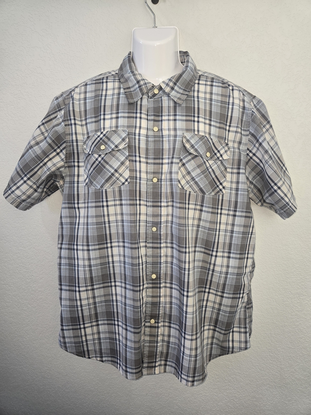 Machine Men's Short Sleeve Plaid Button-Up Shirt - Grey/White